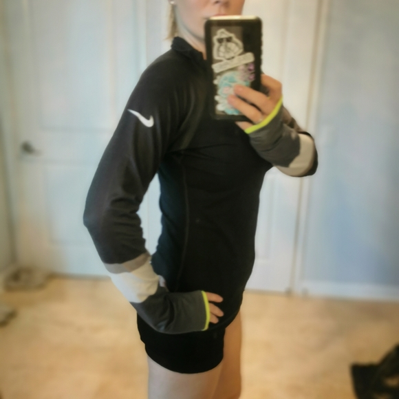 Nike active long sleeve top - Picture 2 of 14